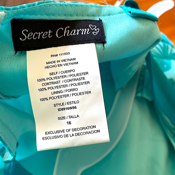 Pretty blue butterfly sundress w/ adjustable tie in back❤️ Perfect for sunny day - Picture 4 of 5